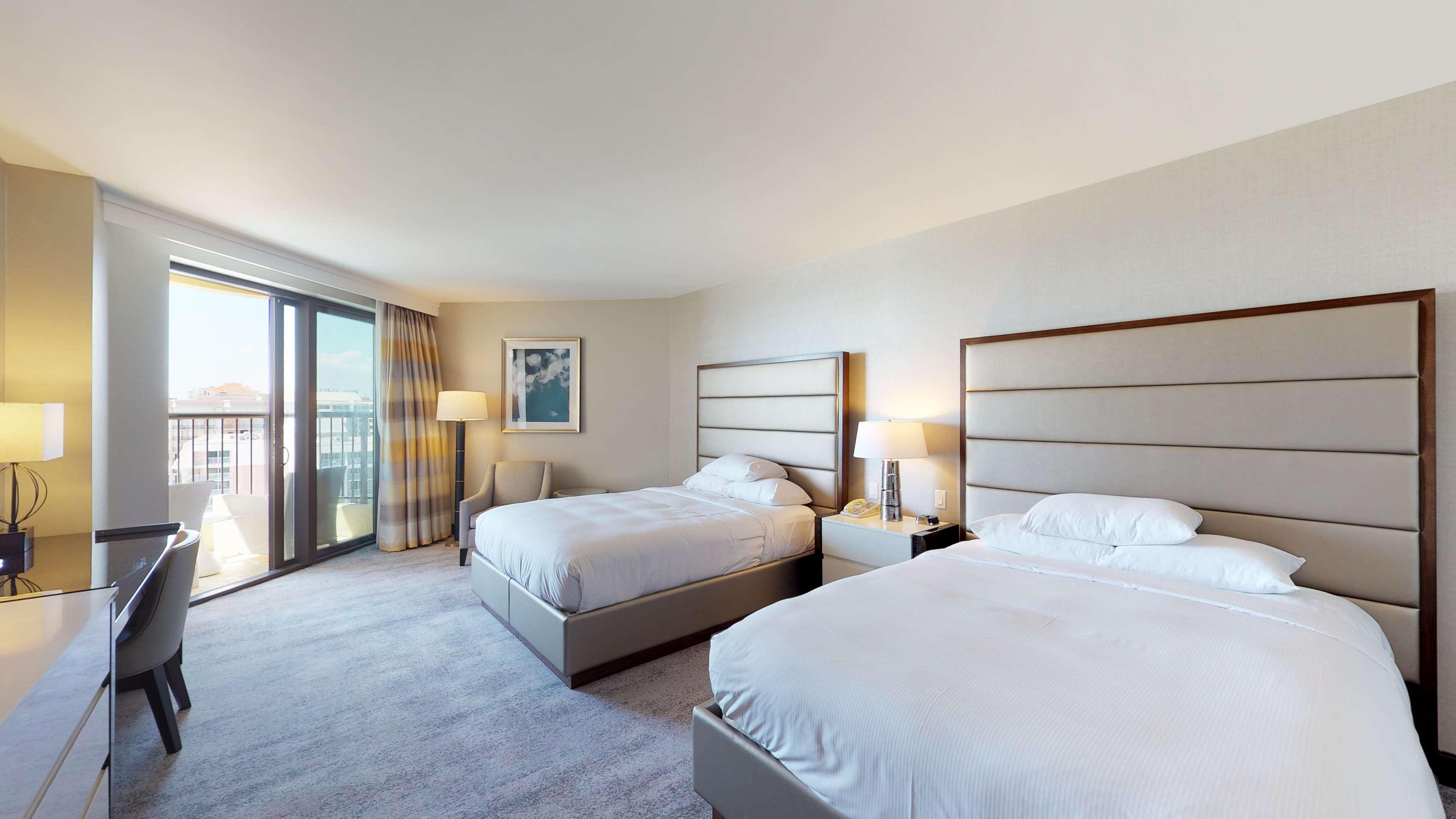 Hilton Marco Island Beach Resort And Spa Экстерьер фото