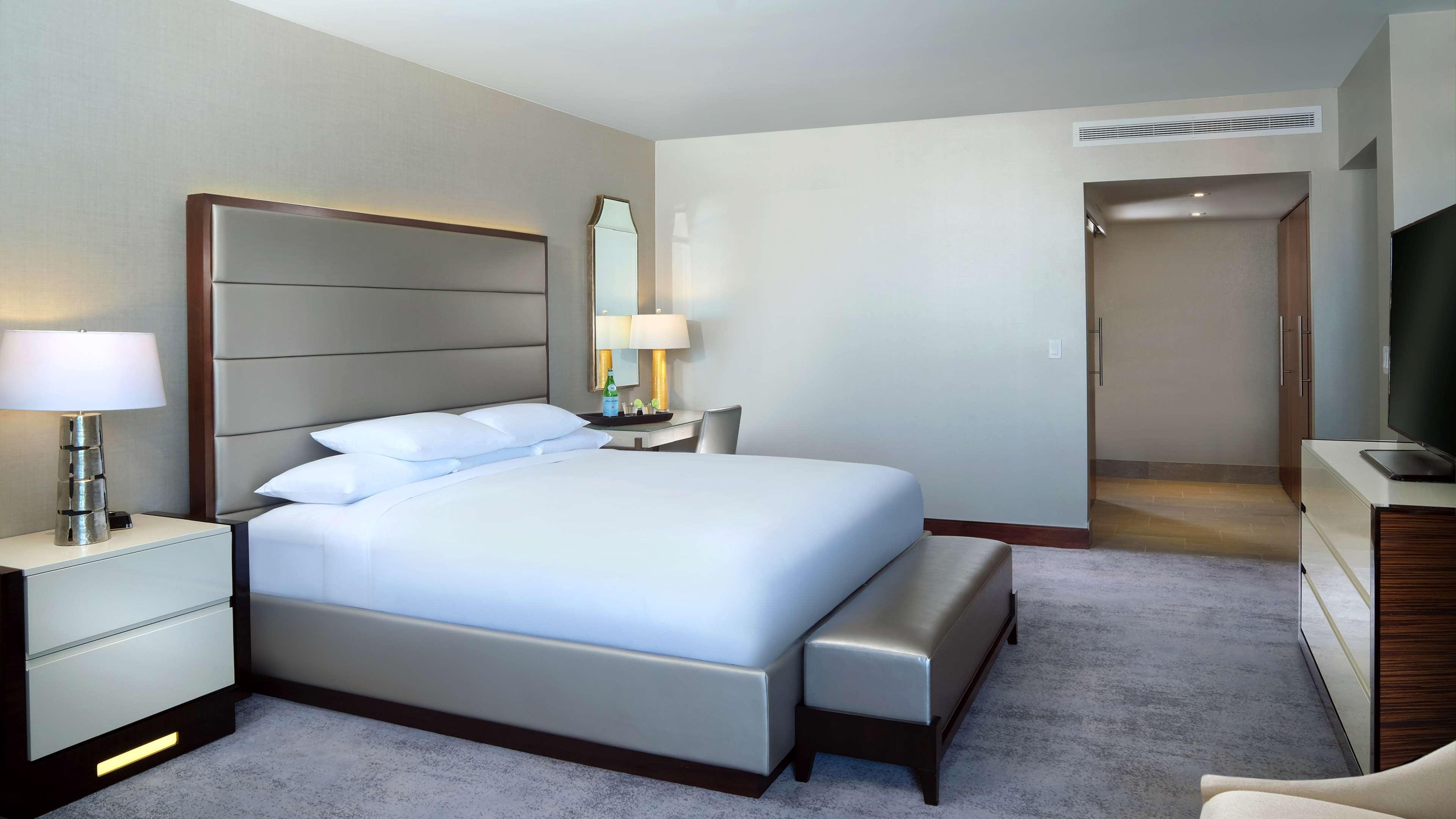 Hilton Marco Island Beach Resort And Spa Экстерьер фото